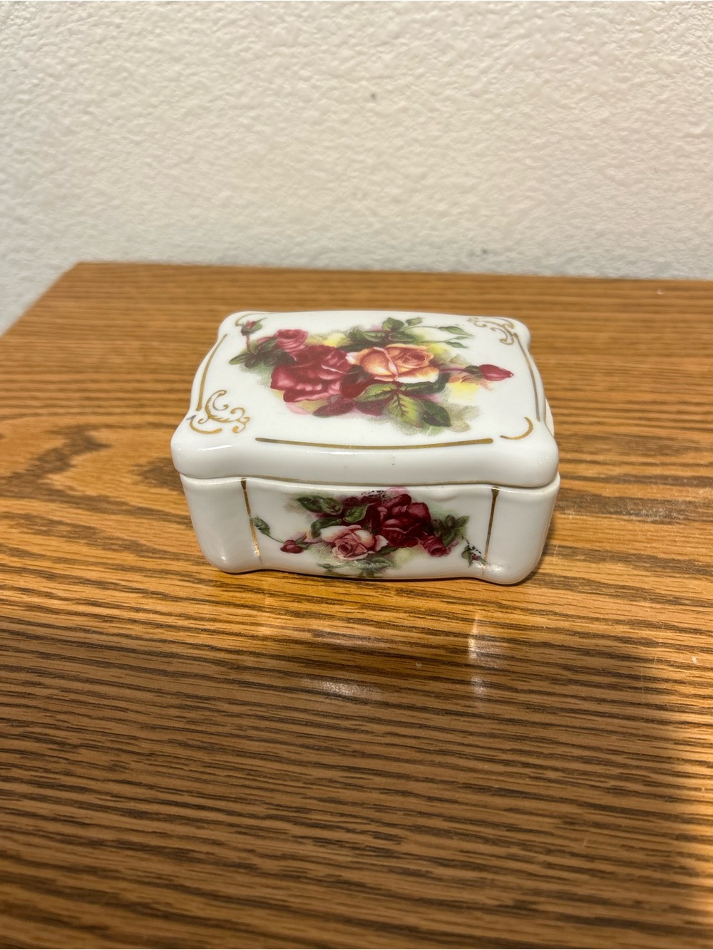 Vintage Acme China Porcelain Trinket Box - White with Pink & Red Roses
